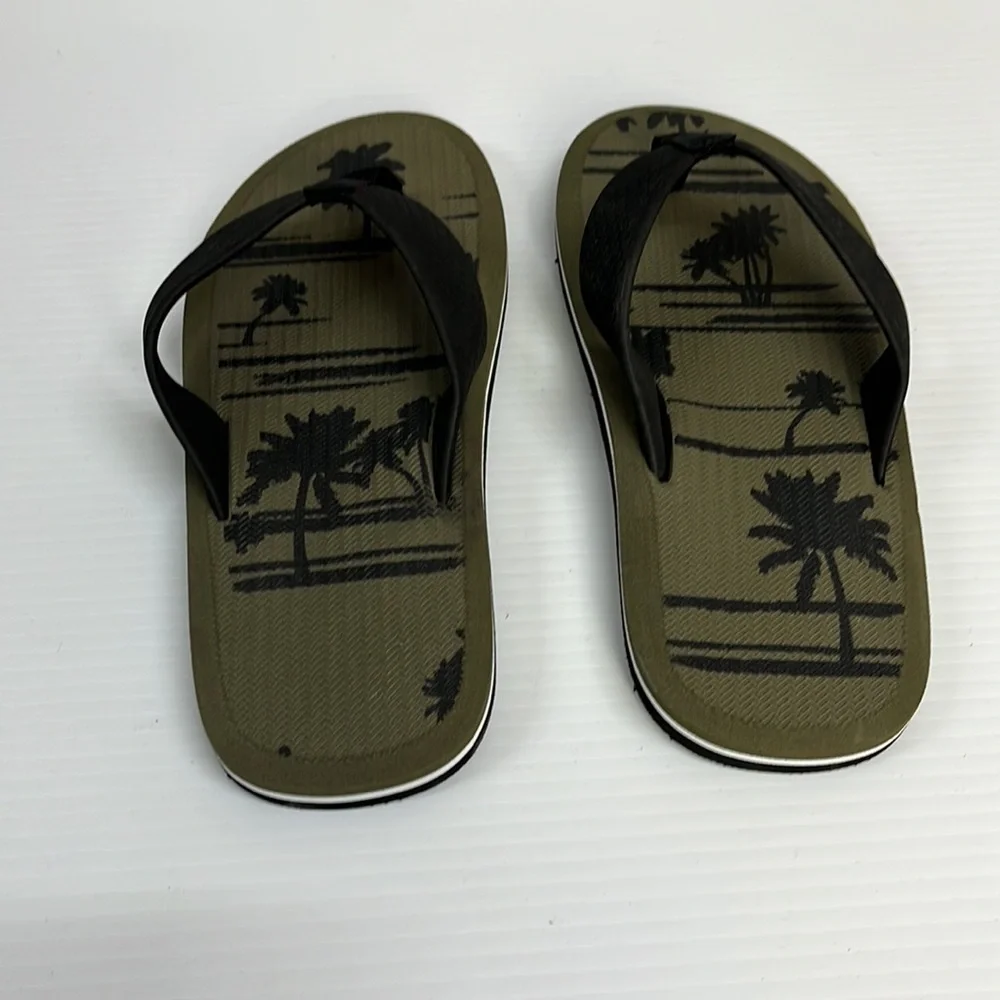Men’s  George flip flops   New but no tags